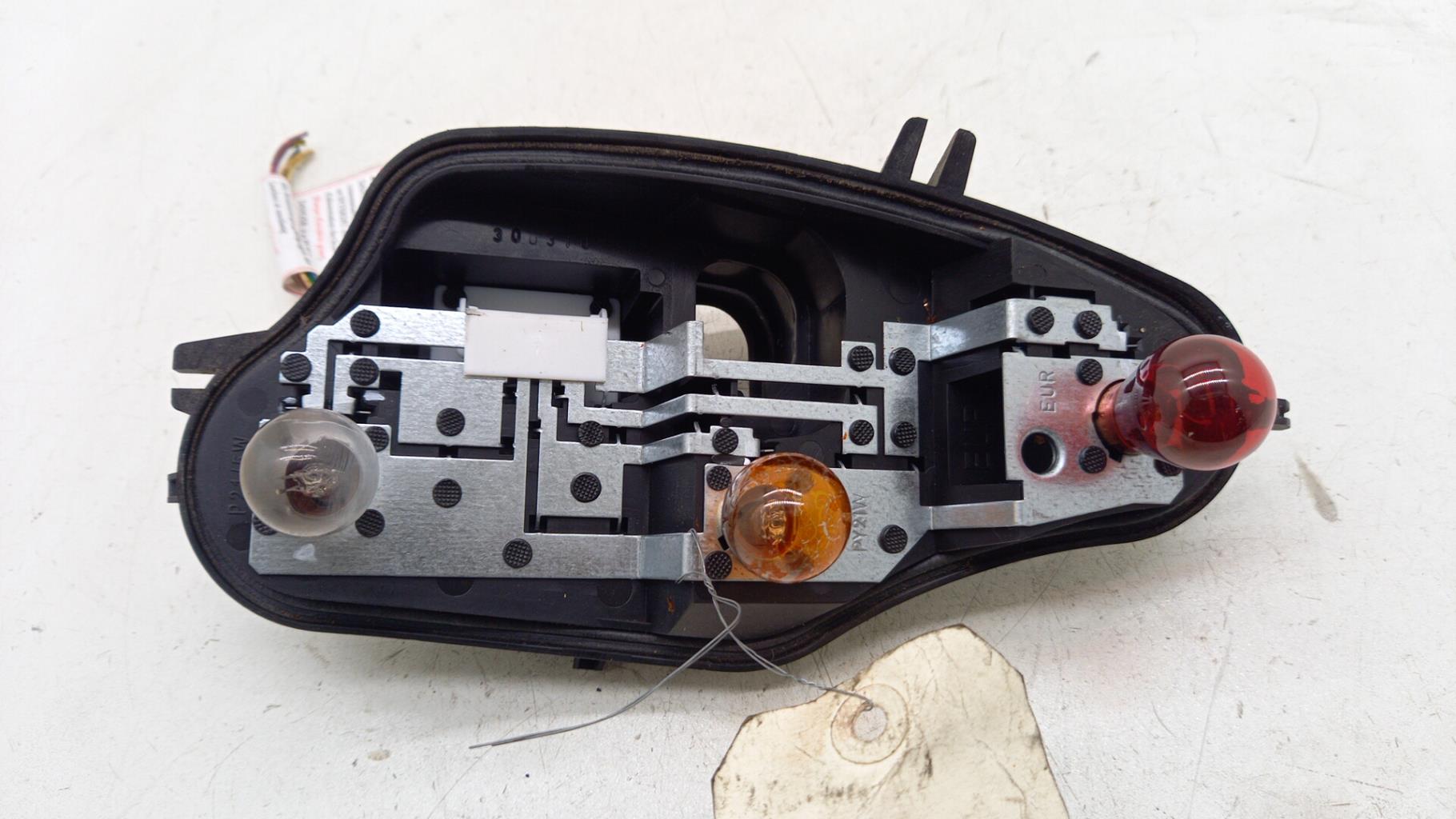 Base portalampade fanale posteriore sinistro CITROEN C3 2 PHASE 1 Gasolina - 1