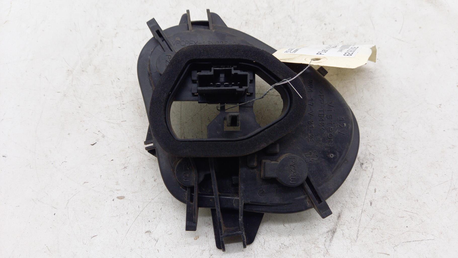 Base portalampade fanale posteriore sinistro PEUGEOT 208 1 PHASE 1 Gasolina - 1