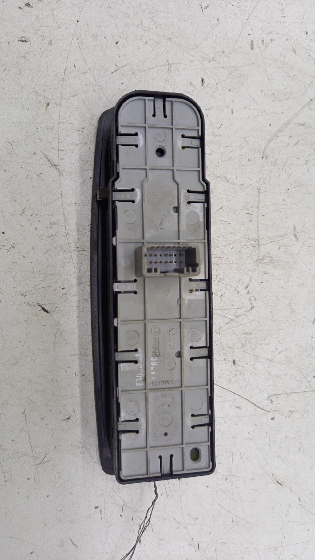 Interruttore lavacristalli anteriore sinistro RENAULT MEGANE 3 PHASE 1 Diésel - 1