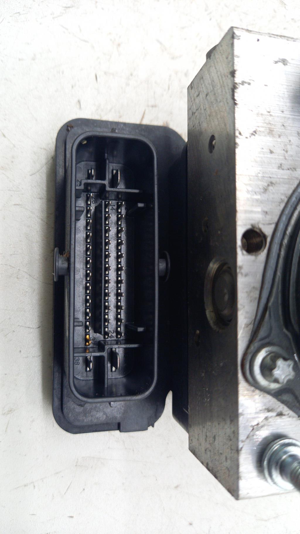 Blocco ABS (antibloccaggio freni) VOLKSWAGEN POLO 5 PHASE 2 Gasolina - 1