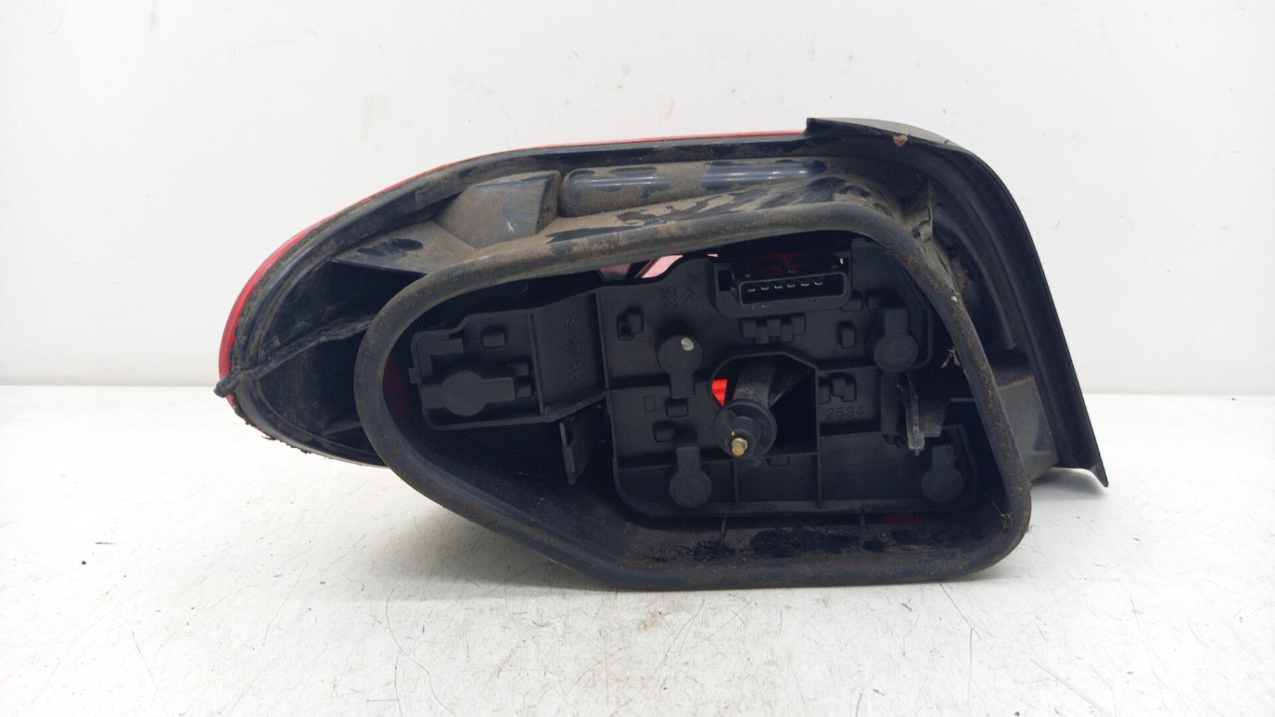 Fanale posteriore principale destro (luci) CITROEN XSARA PHASE 2 Diésel - 1
