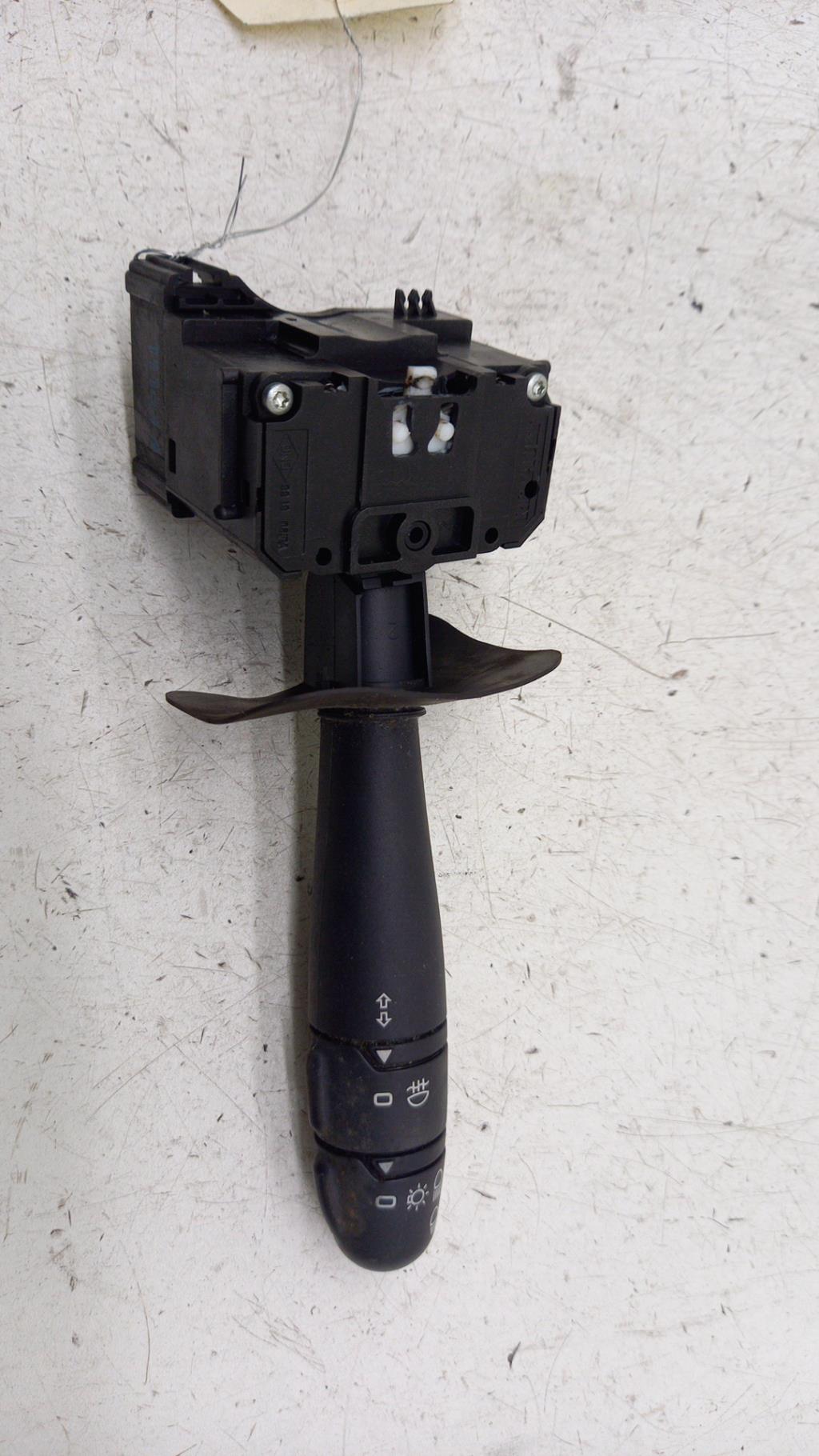 Commodo phare RENAULT CLIO 2 PHASE 2 Essence - 1