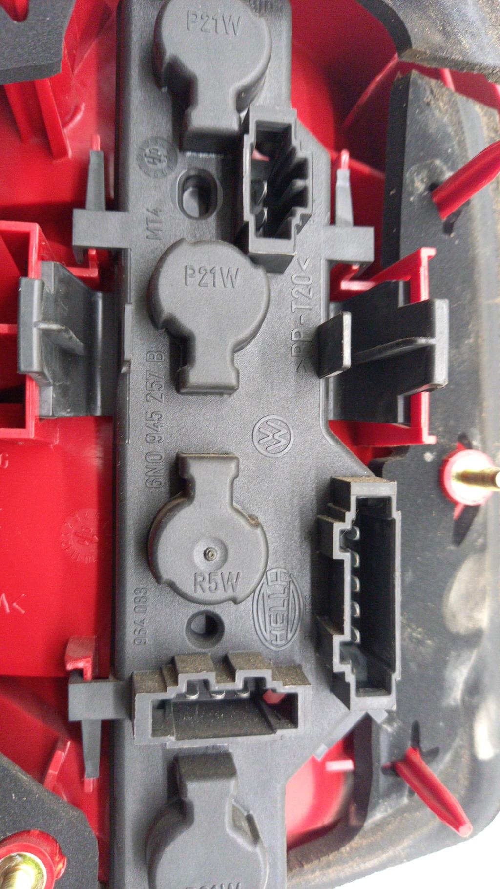 Fanale posteriore principale destro (luci) VOLKSWAGEN POLO 3 PHASE 2 Gasolina - 1