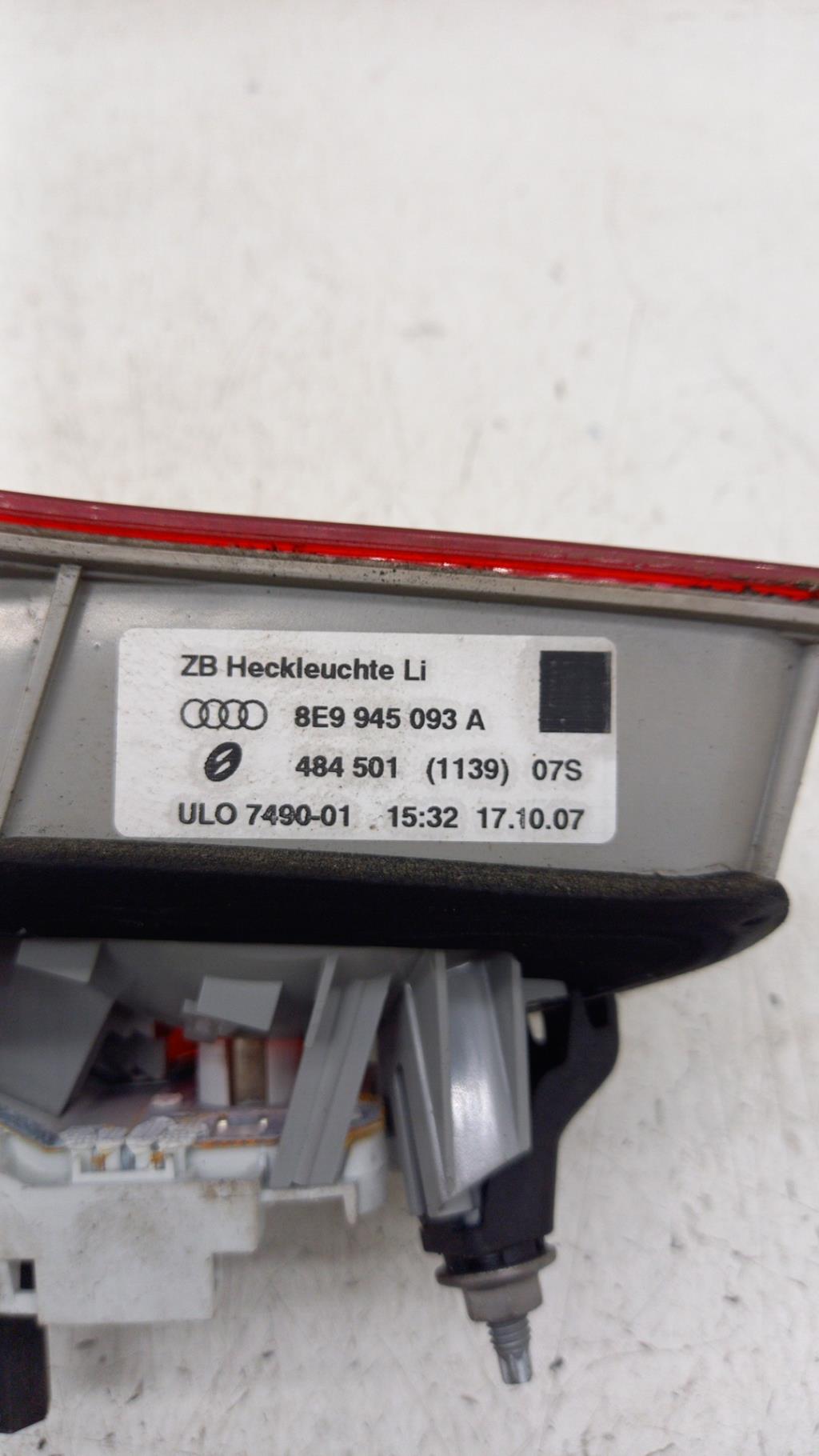 Feu arriere secondaire gauche (feux) AUDI A4 2 AVANT PHASE 2 BREAK Diesel - 1