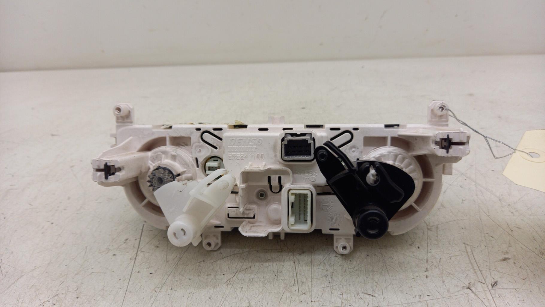 Commande chauffage RENAULT CLIO 4 PHASE 2 Essence - 1