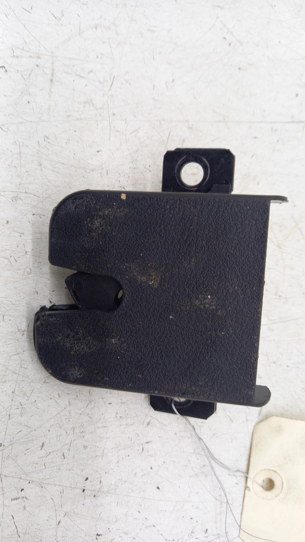 Serratura portellone posteriore VOLKSWAGEN GOLF 4 Gasolina - 1