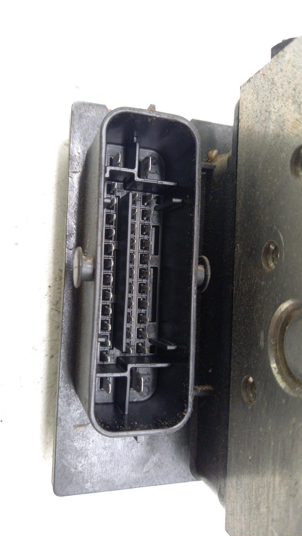 Bloc ABS (freins anti-blocage) AUDI A4 2 AVANT PHASE 2 BREAK Diesel - 1