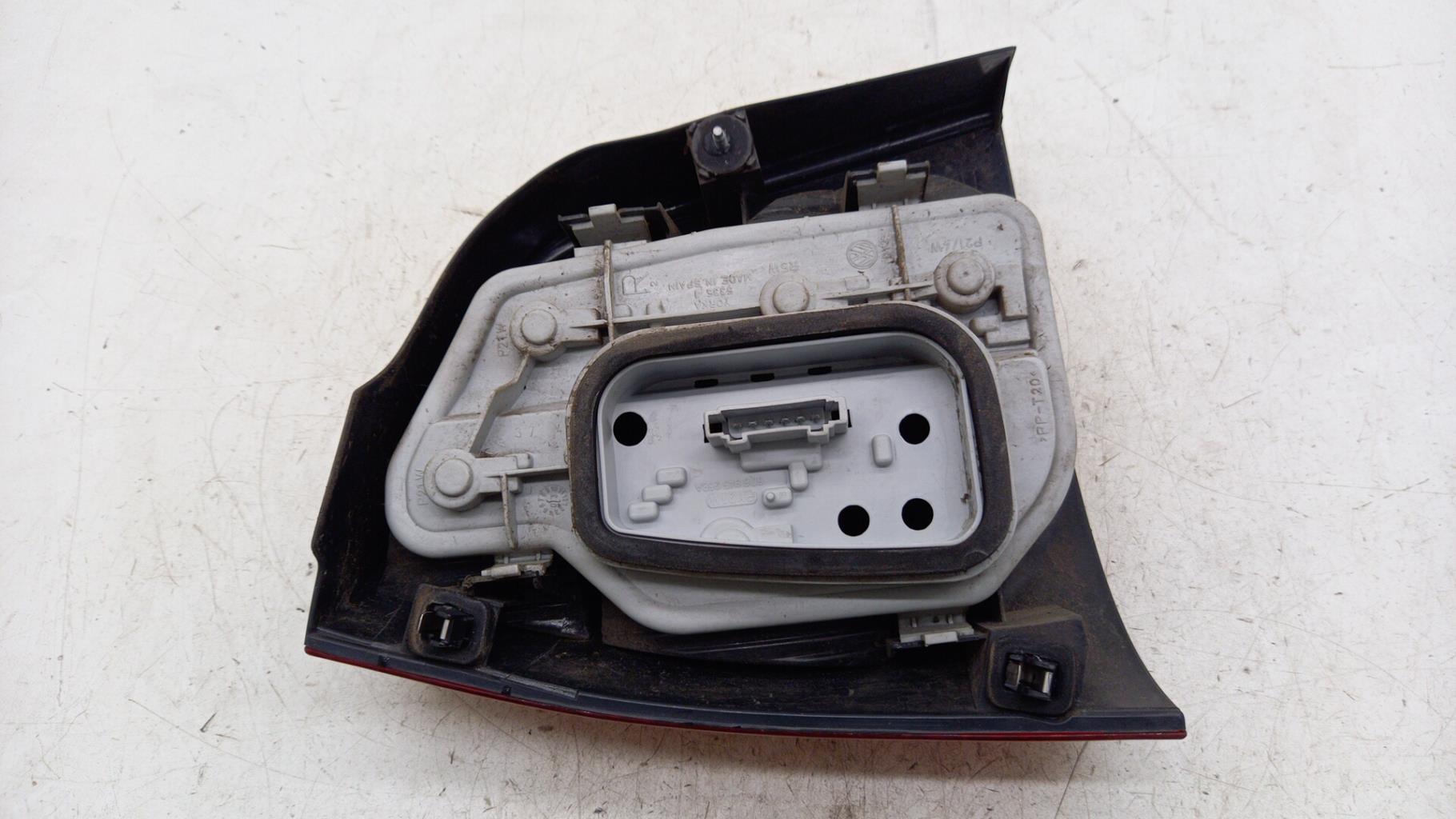 Fanale posteriore principale destro (luci) VOLKSWAGEN POLO 4 PHASE 1 Gasolina - 1