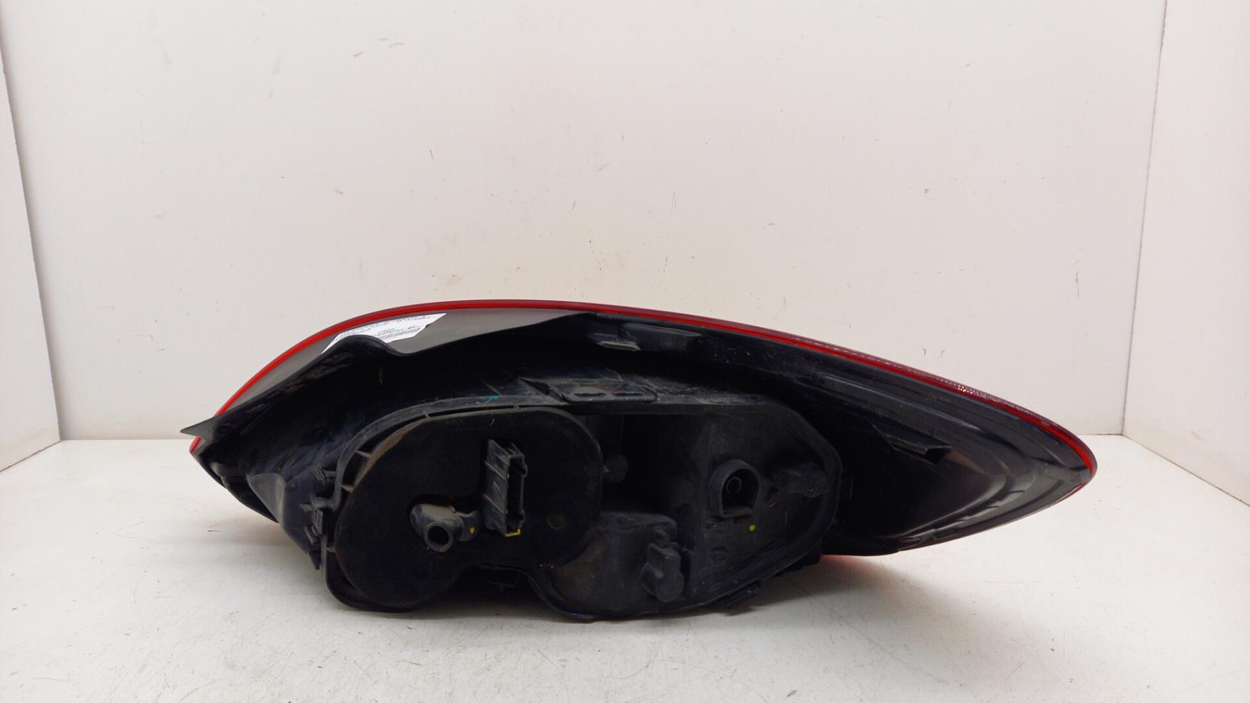 Fanale posteriore principale sinistro (luci) VOLKSWAGEN SCIROCCO 3 PHASE 1 COUPE Diésel - 1