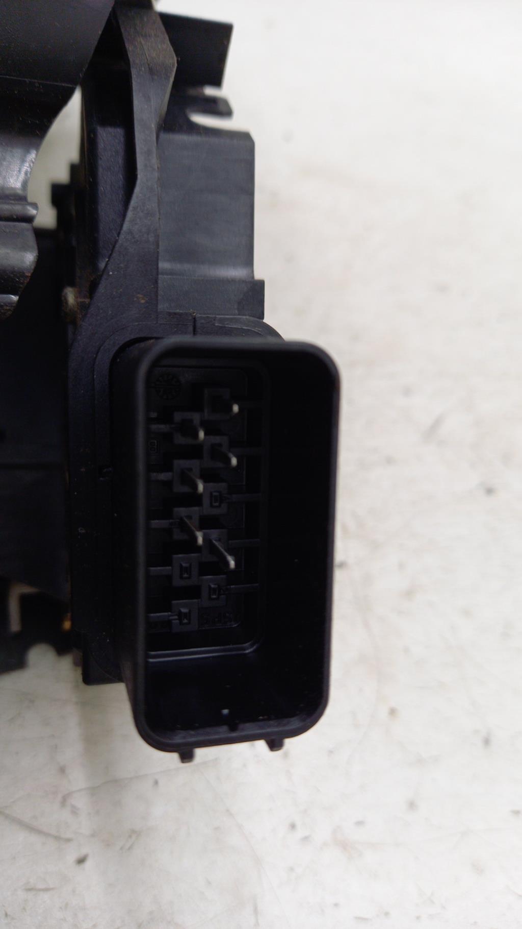 Serrure avant droit FORD FOCUS 2 PHASE 1 Essence - 1