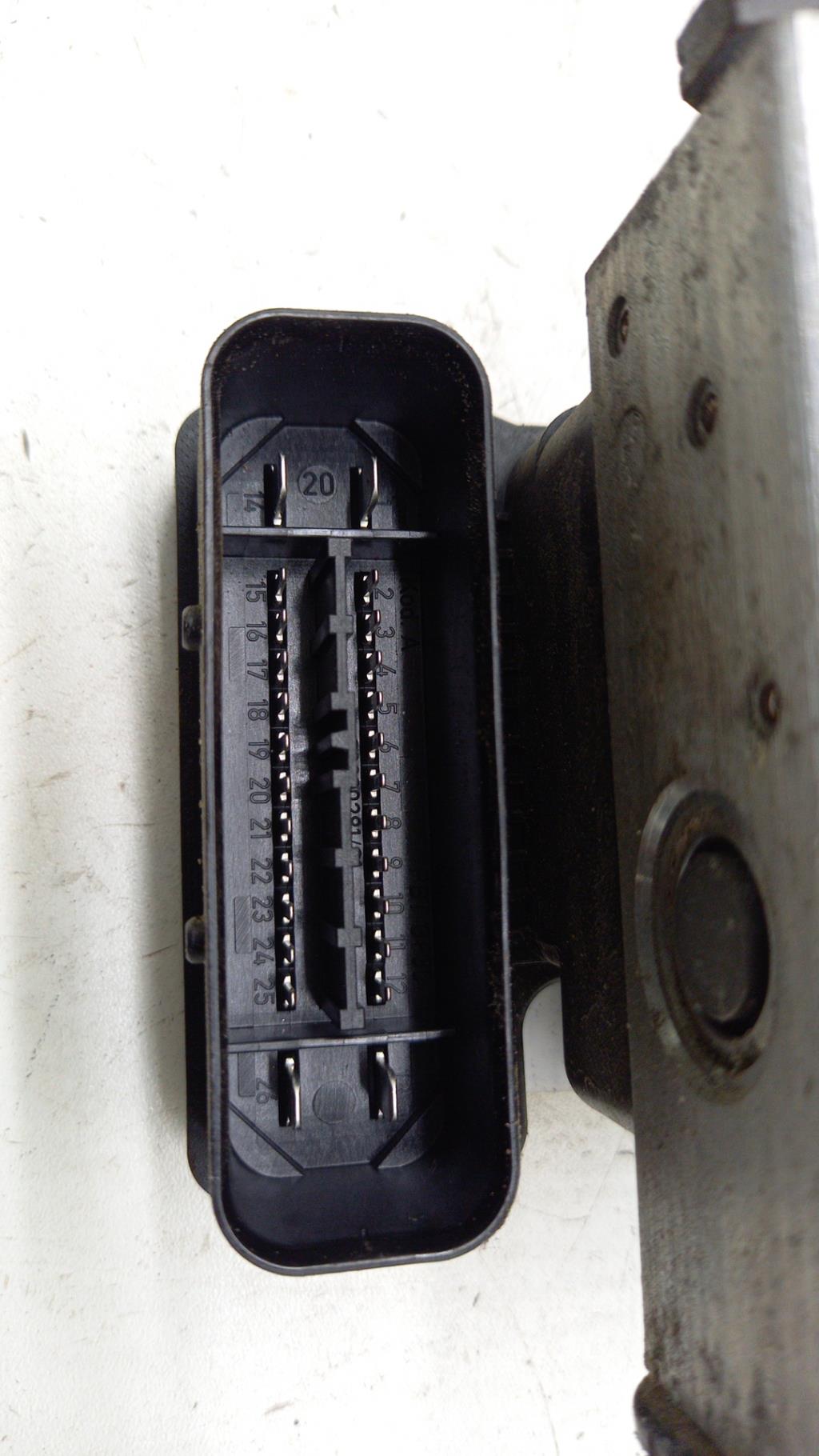 Blocco ABS (antibloccaggio freni) FORD FIESTA 6 PHASE 1 Diésel - 1