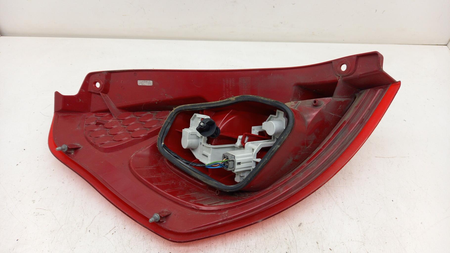 Fanale posteriore principale destro (luci) FORD FIESTA 6 PHASE 1 Diésel - 1