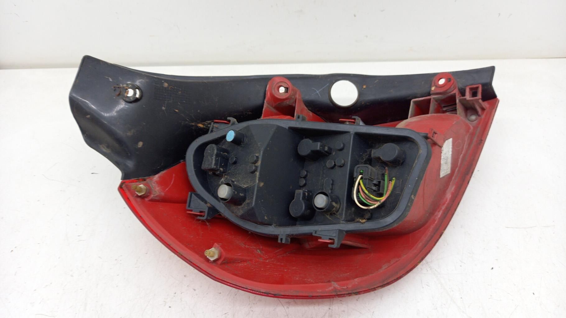 Fanale posteriore principale destro (luci) RENAULT CLIO 3 PHASE 1 Diésel - 1