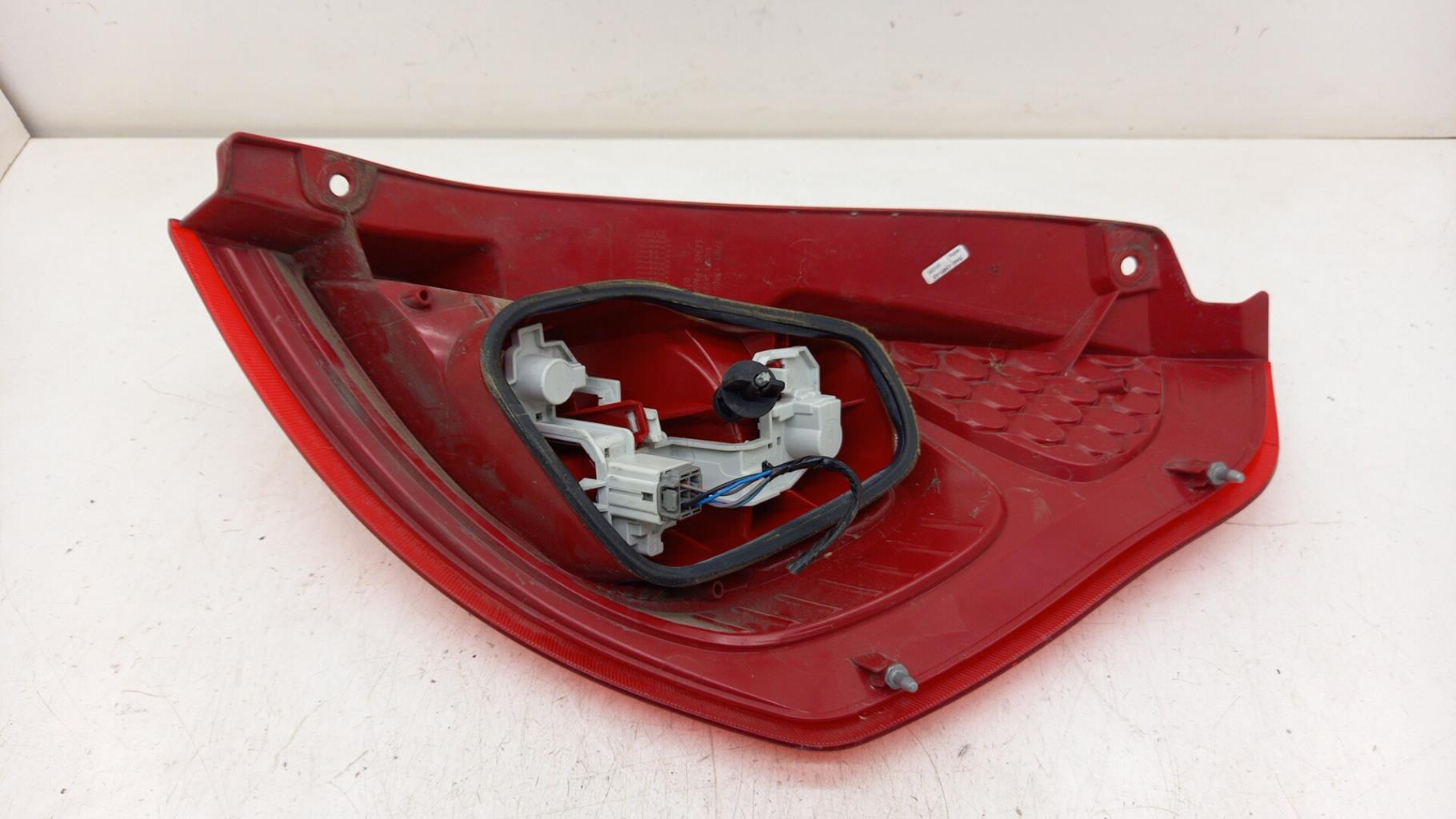 Fanale posteriore principale sinistro (luci) FORD FIESTA 6 PHASE 1 Diésel - 1
