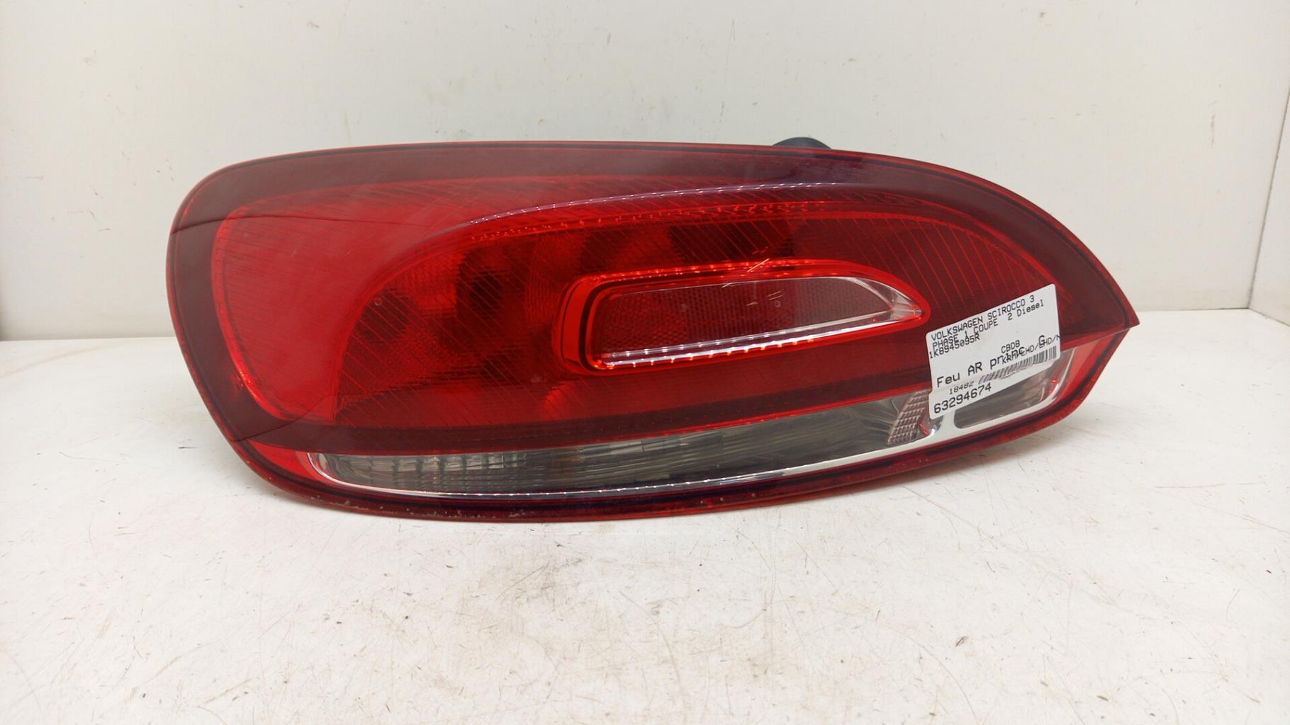 Fanale posteriore principale sinistro (luci) VOLKSWAGEN SCIROCCO 3 PHASE 1 COUPE Diésel - 1