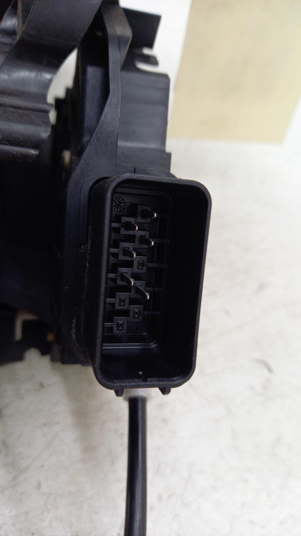 Serrure avant droit FORD FOCUS 2 PHASE 1 Essence - 1