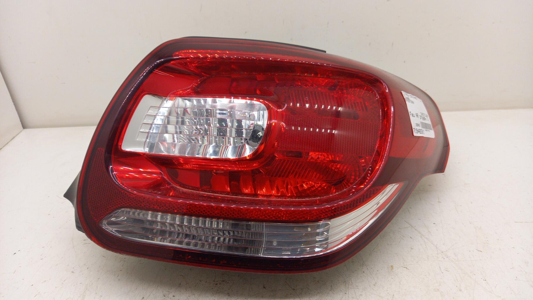 Fanale posteriore principale destro (luci) CITROEN DS3 PHASE 1 Diésel - 1