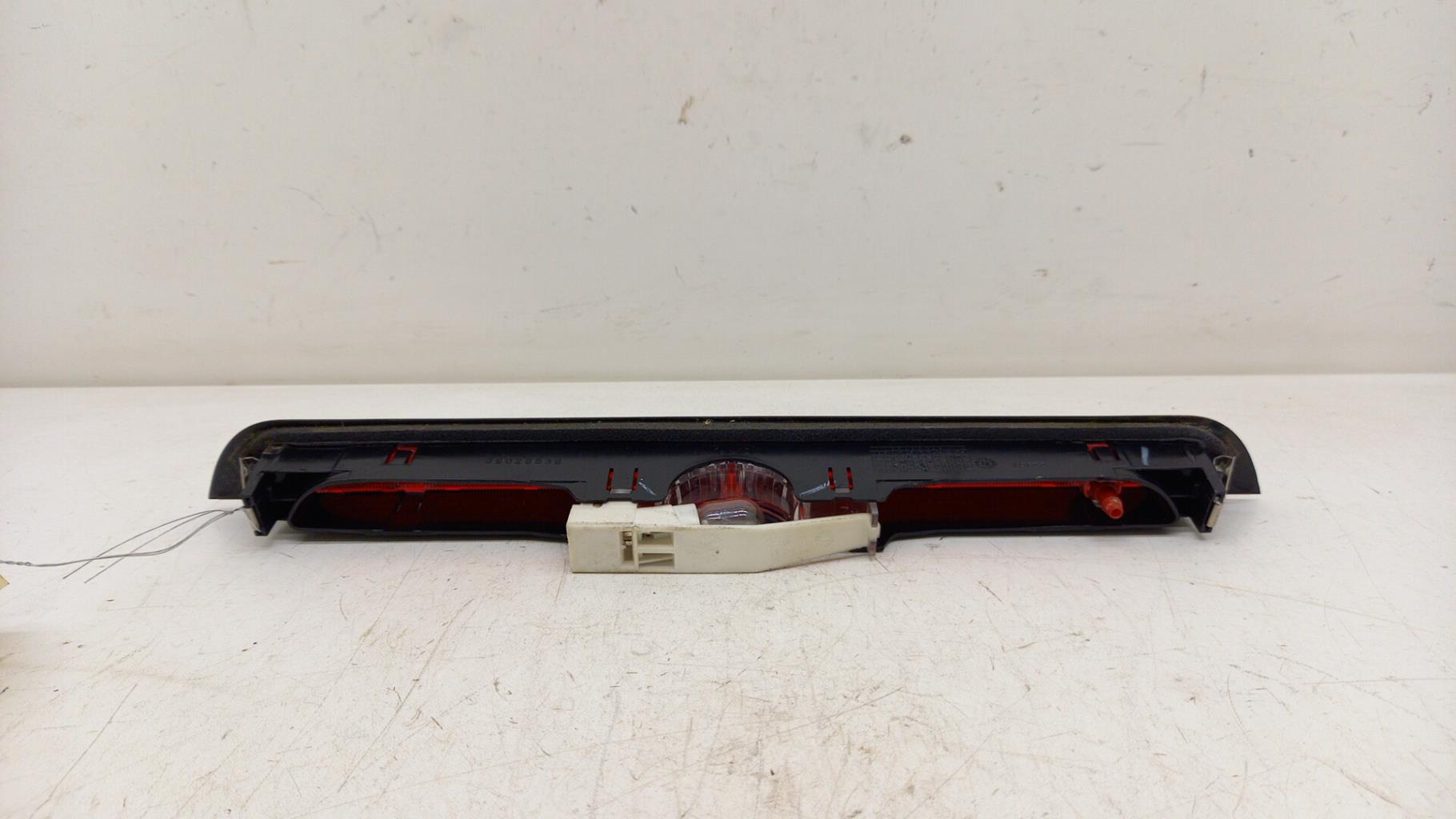 Feu arriere stop central MICROCAR MGO Diesel - 1