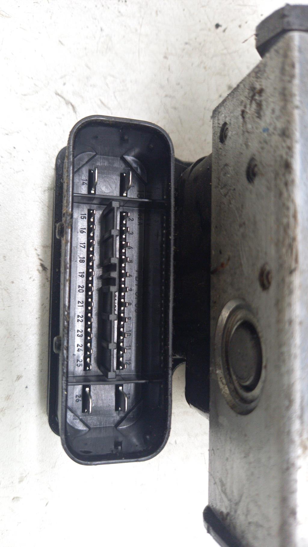 Blocco ABS (antibloccaggio freni) FORD FIESTA 6 PHASE 1 Gasolina - 1