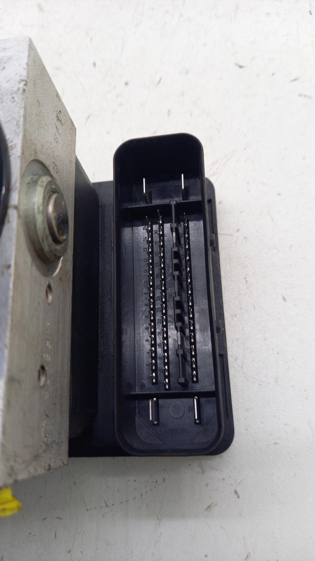 Bloc ABS (freins anti-blocage) FORD C-MAX 1 PHASE 2 Diesel - 1