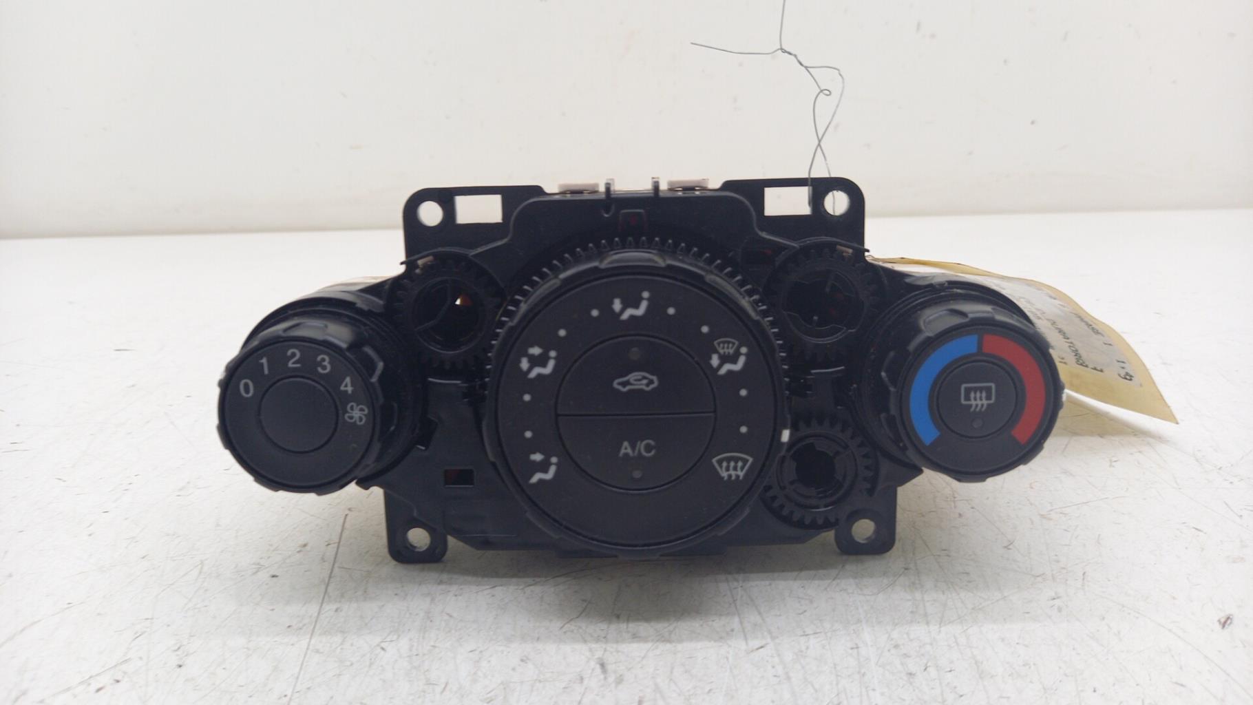 Comandi riscaldamento FORD FIESTA 6 PHASE 1 Diésel - 1