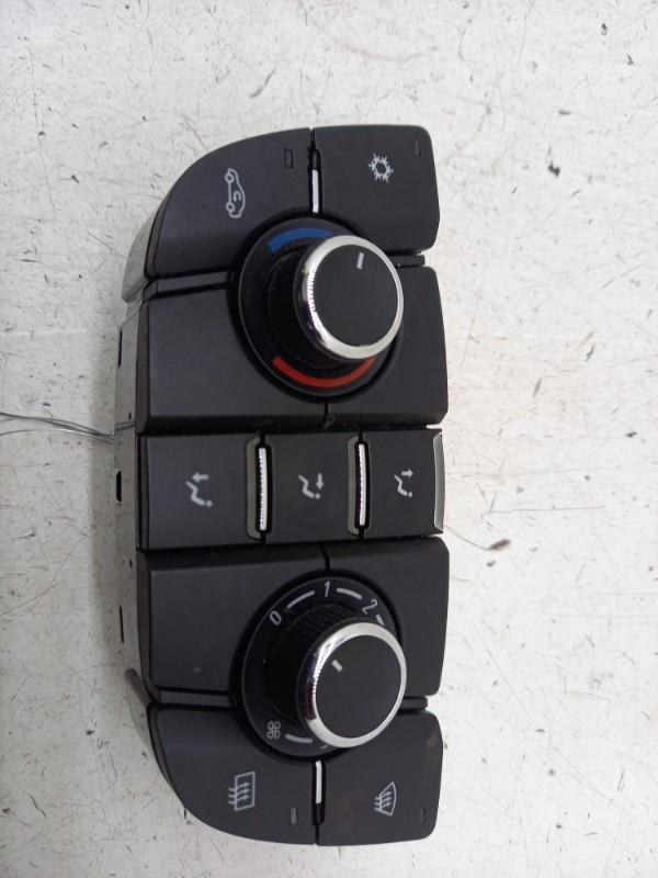 Commande chauffage OPEL MERIVA B PHASE 1 Essence - 1