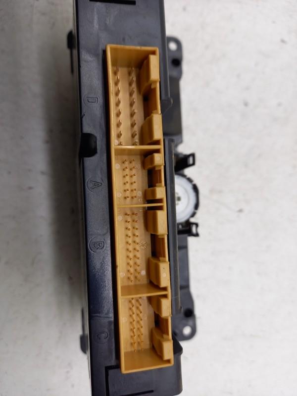 Commande chauffage AUDI TT 1 COUPE Essence - 1