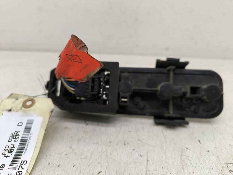 Base portalampade fanale posteriore destro RENAULT CLIO 2 PHASE 1 Diésel - 1