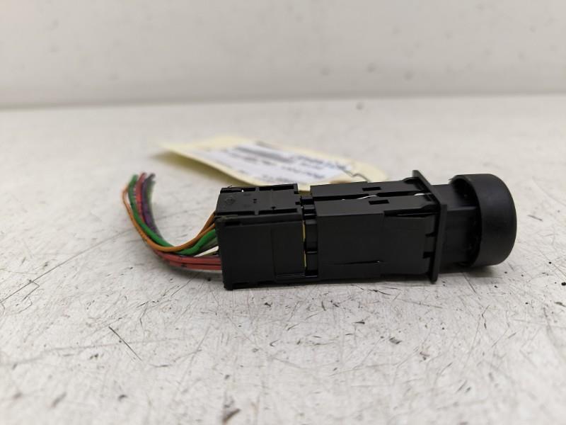 Bouton de warning PEUGEOT 106 PHASE 1 Essence - 1