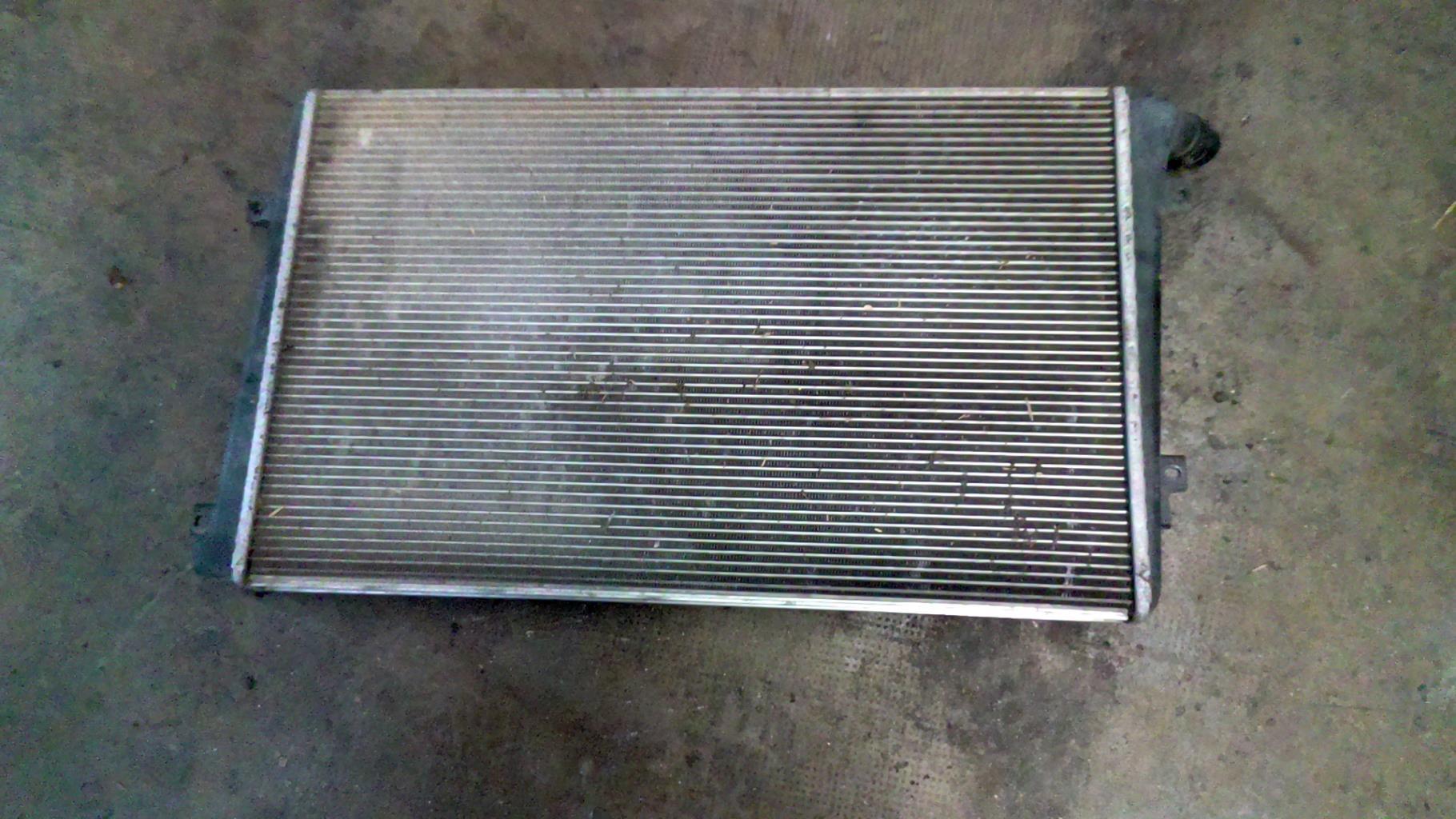Radiateur eau VOLKSWAGEN GOLF 5  - 1