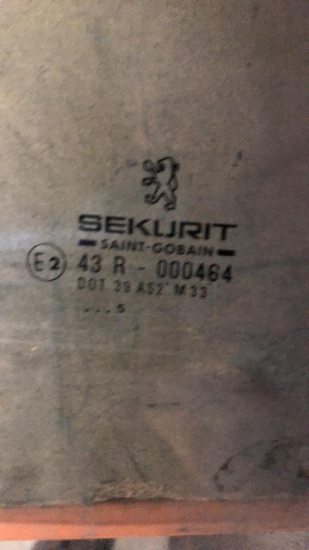Vitre arriere droit PEUGEOT 5 PORTES  - 1
