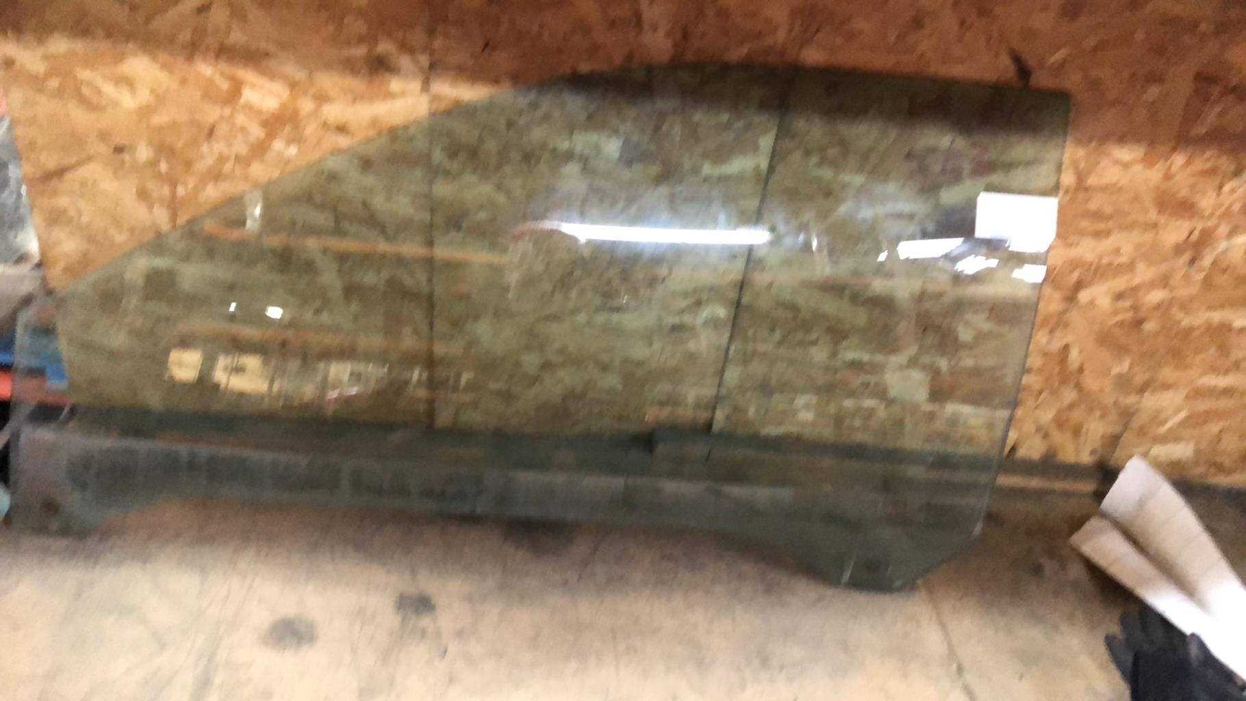 Vitre avant gauche AUDI A3  - 1