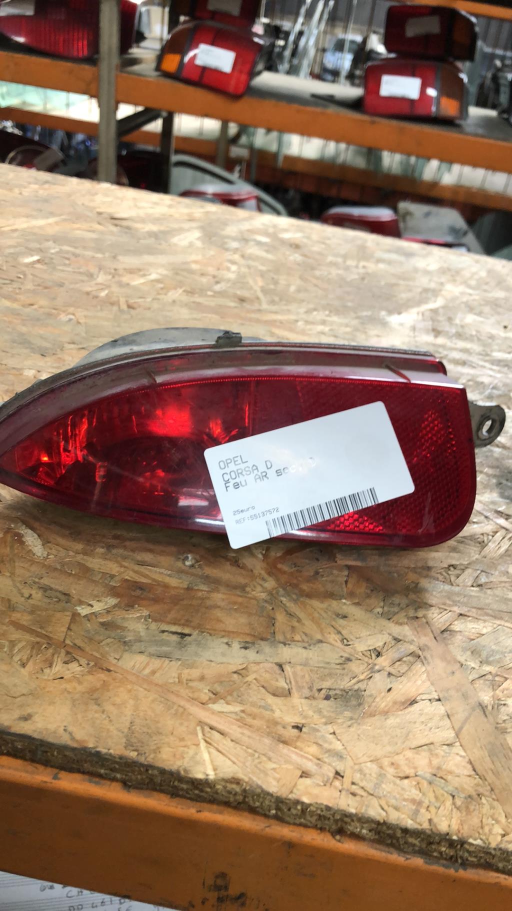 Feu arriere secondaire droit (feux) OPEL CORSA D  - 1