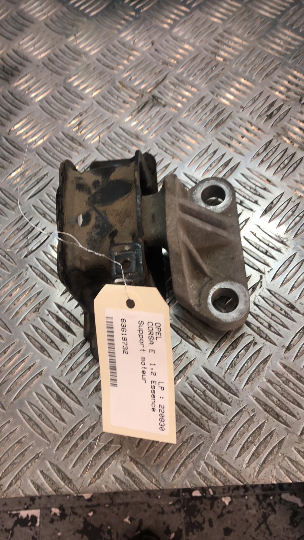 Support moteur OPEL CORSA E Essence - 1