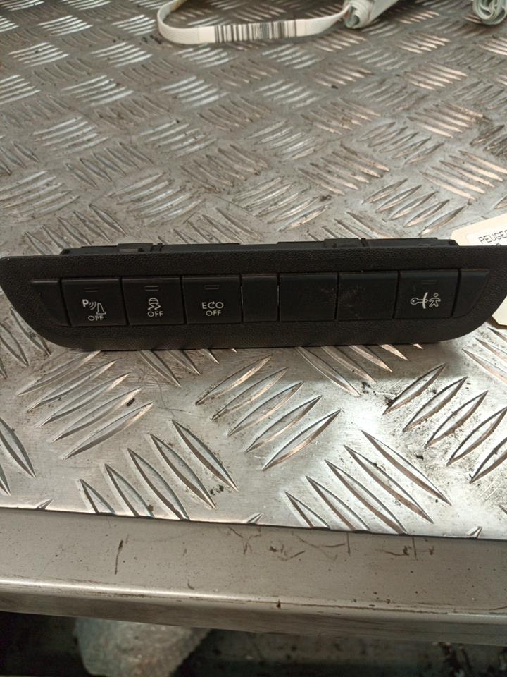 Bouton/Interrupteur PEUGEOT 208 1 PHASE 1 Diesel - 1