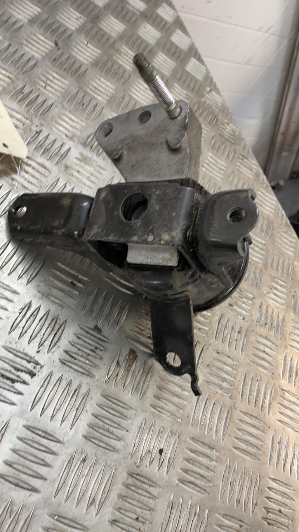 Support moteur TOYOTA YARIS 3 PHASE 1 Essence - 1