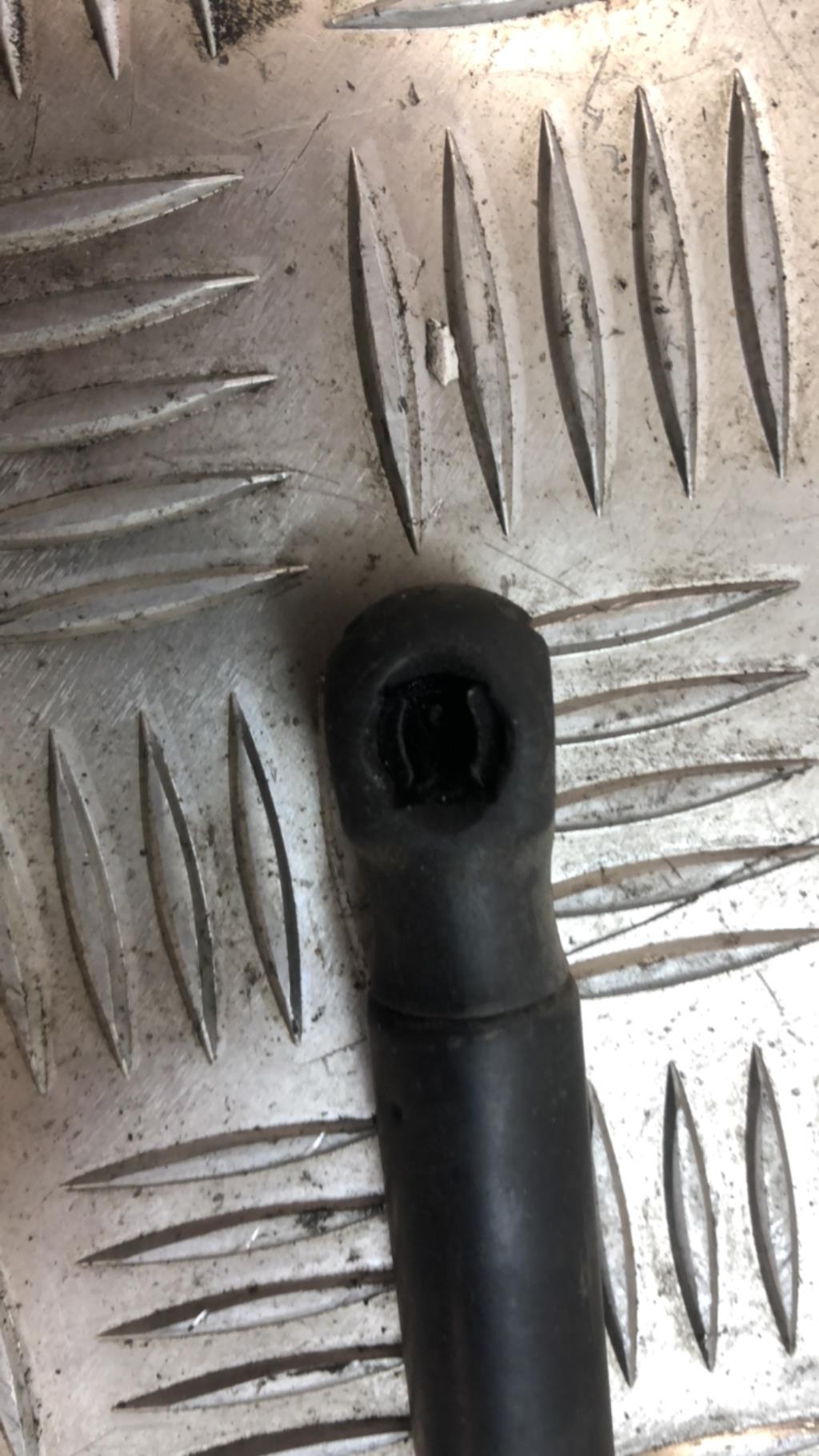 Verin de capot VOLKSWAGEN GOLF 6 Diesel - 1