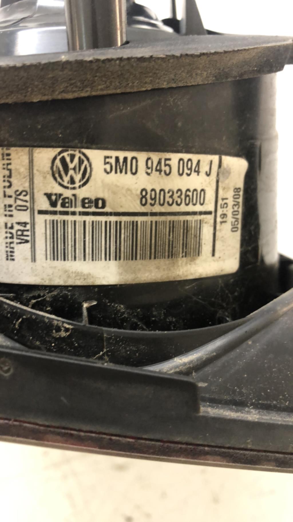 Feu arriere secondaire droit (feux) VOLKSWAGEN GOLF PLUS  - 1