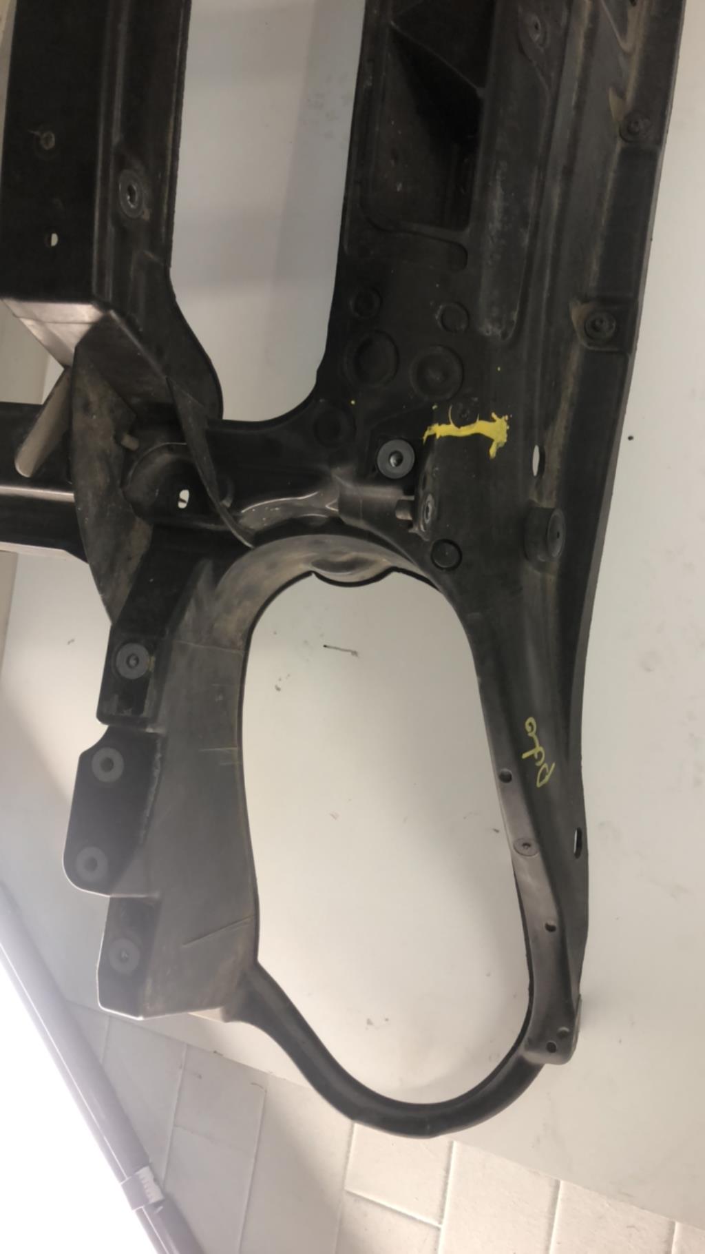 Calandre VOLKSWAGEN POLO 4 PHASE 1 Essence - 1