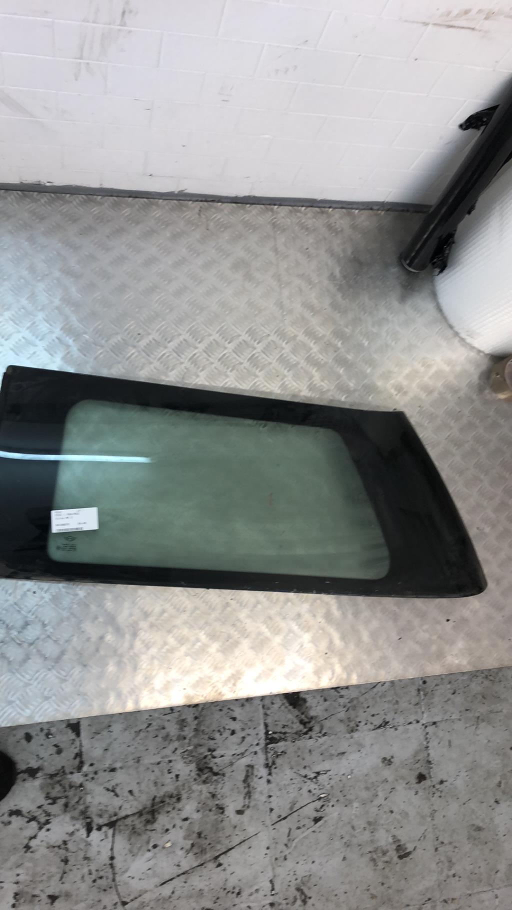Vitre arriere droit MINI MINI 1 R50/R53  - 1