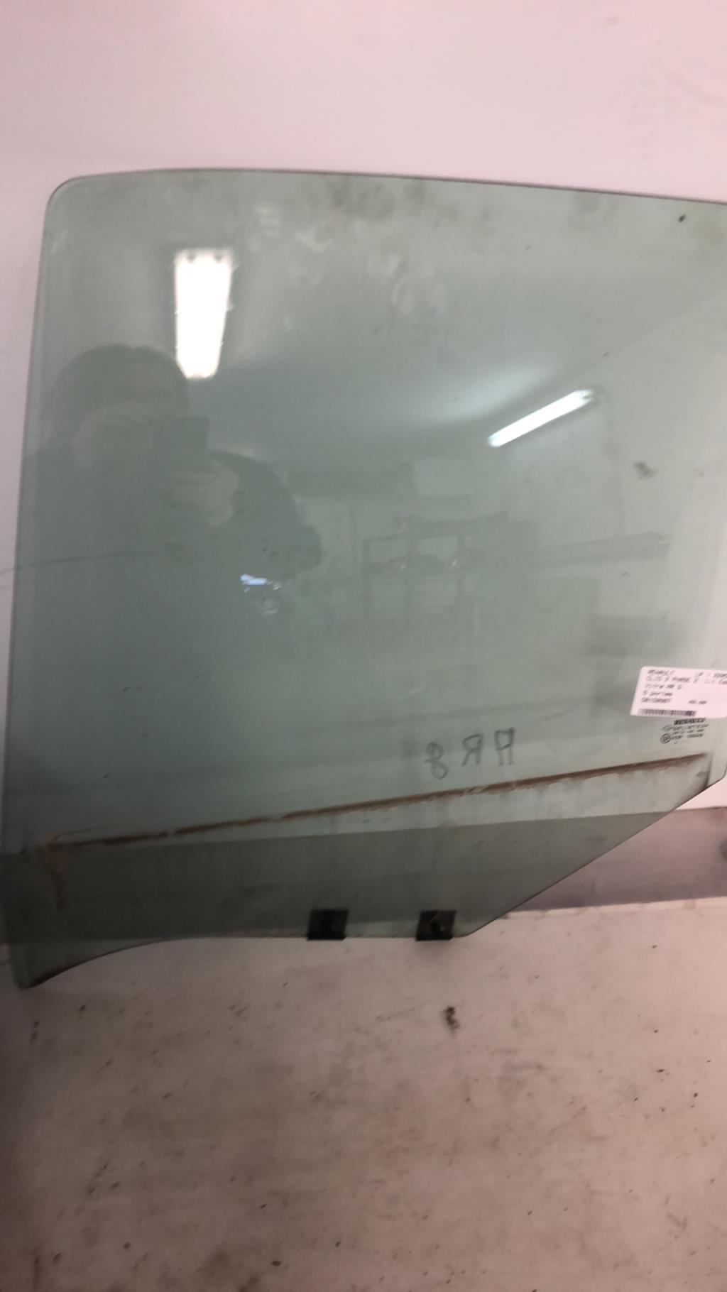 Vitre arriere gauche RENAULT CLIO 2 PHASE 2 Essence - 1