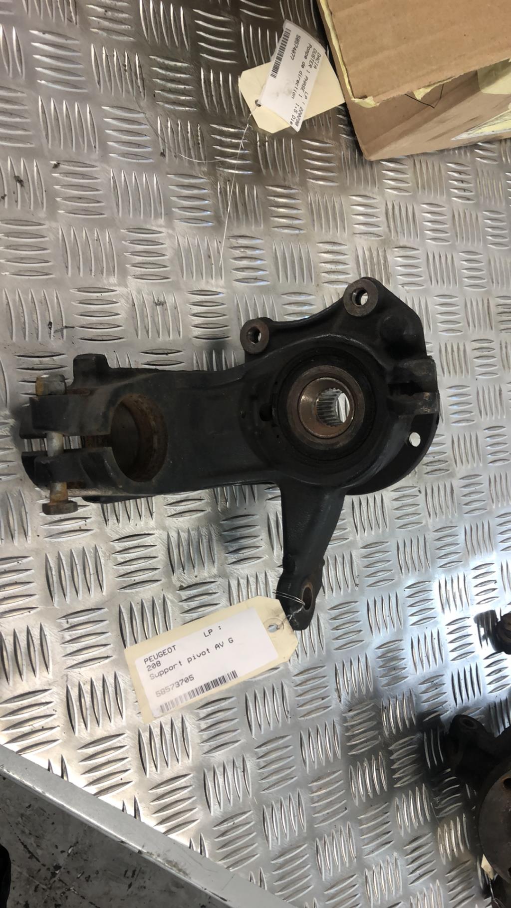Support pivot avant gauche PEUGEOT 208  - 1