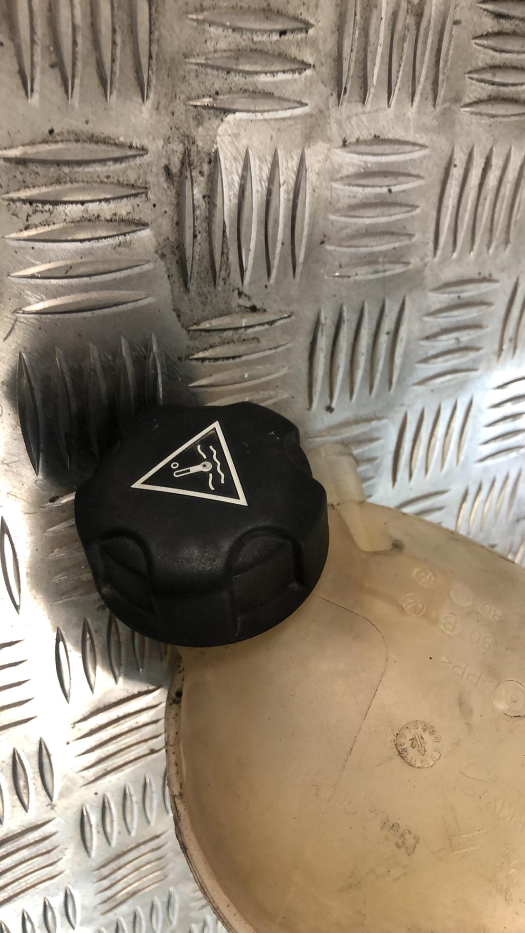 Vase d'expansion CITROEN C3 2 PHASE 1 Diesel - 1