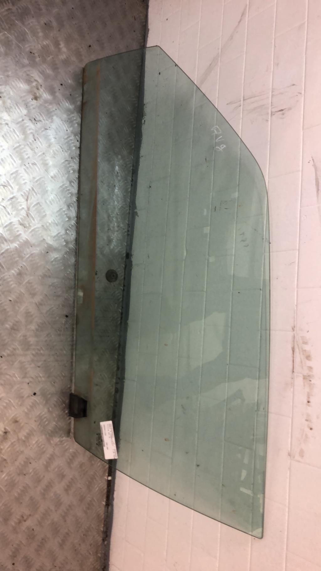 Vitre avant gauche VOLKSWAGEN GOLF 4 CABRIOLET Essence - 1