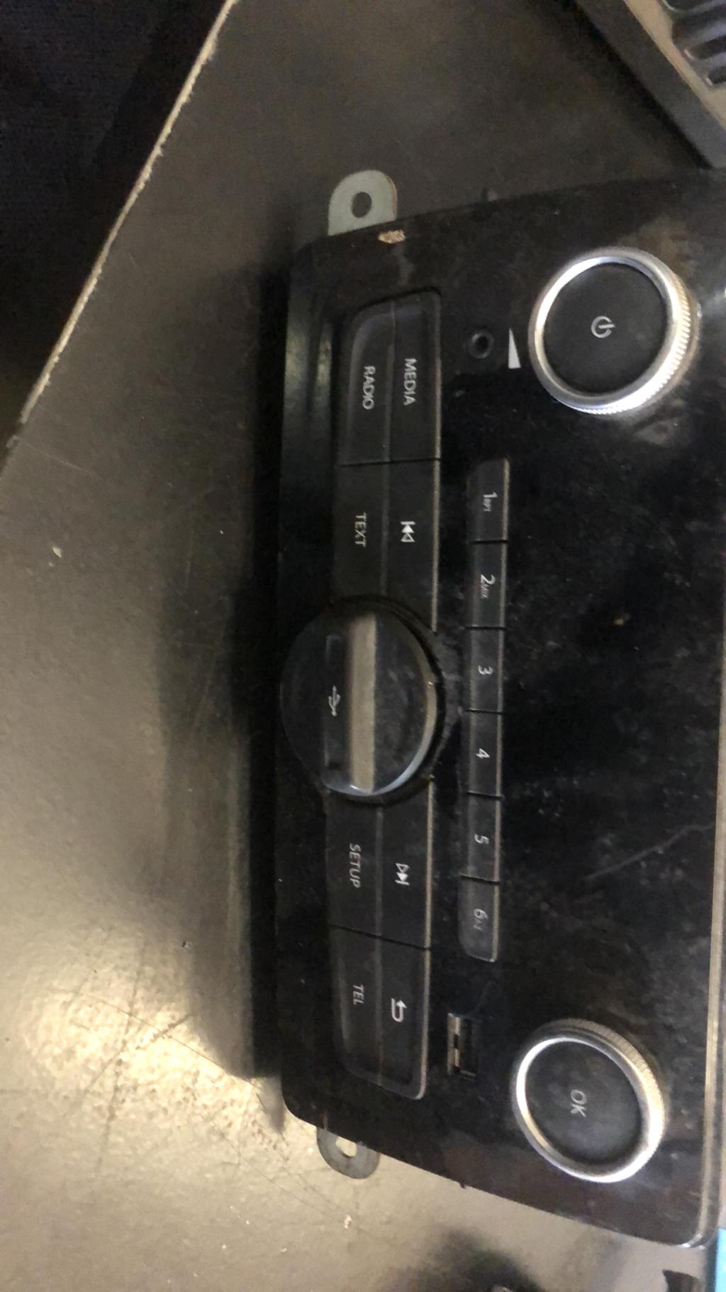 Autoradio d'origine RENAULT CLIO 4 PHASE 2 Essence - 1