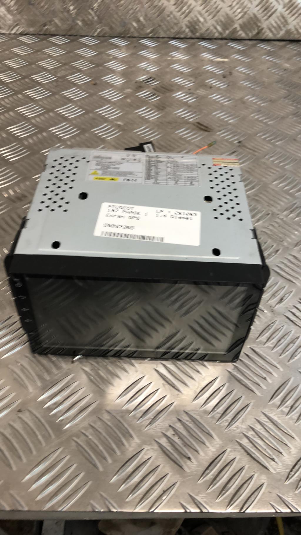 Ecran GPS PEUGEOT 107 PHASE 1 Diesel - 1
