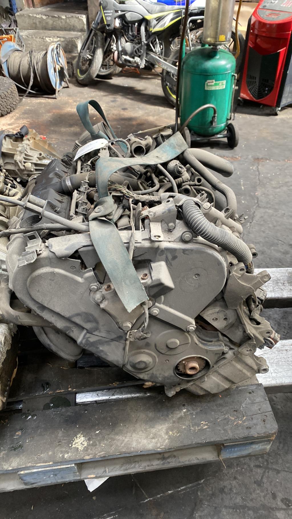 Moteur PEUGEOT 206 PHASE 1 Diesel - 1