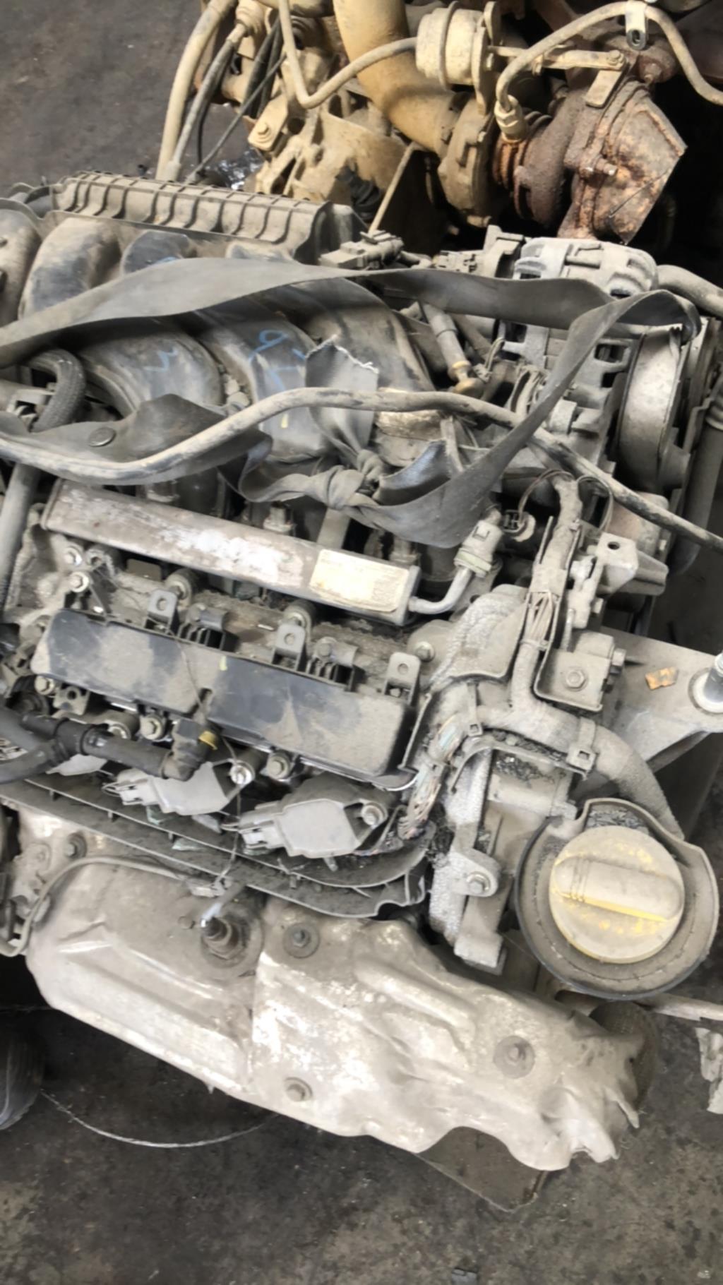 Moteur RENAULT TWINGO 3 PHASE 1 Essence - 1