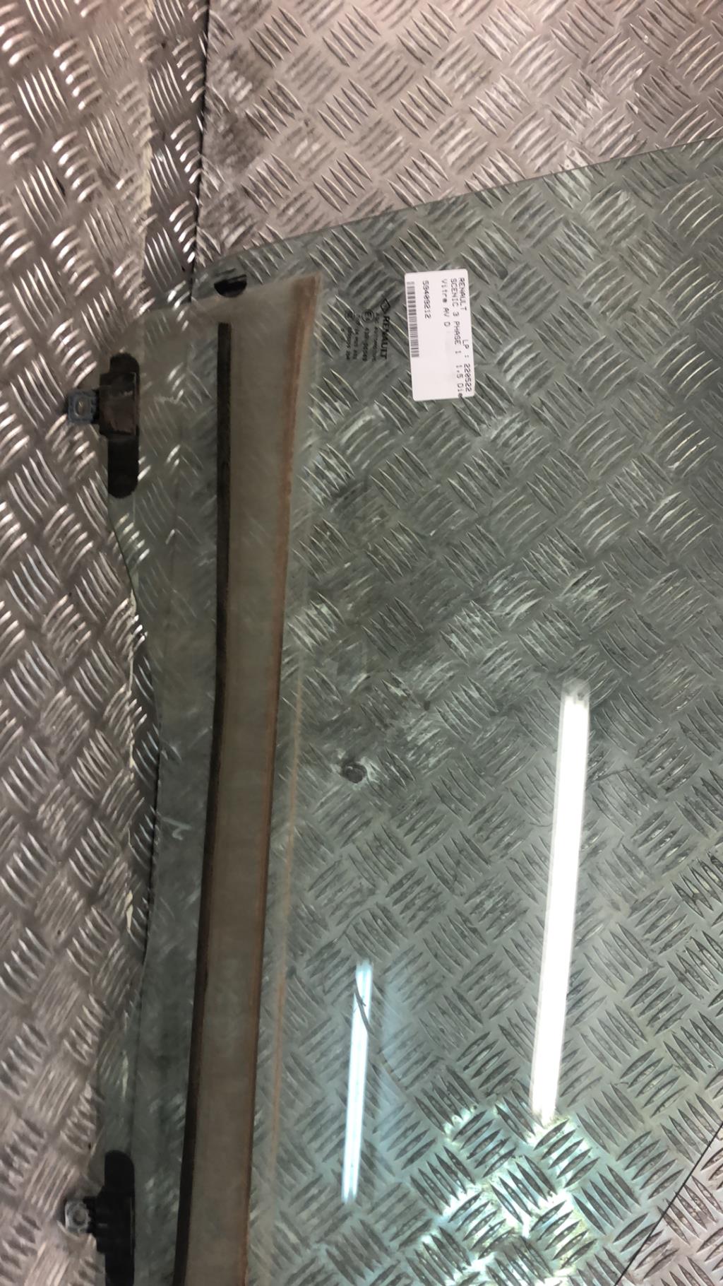 Vitre avant droit RENAULT SCENIC 3 PHASE 1 Diesel - 1
