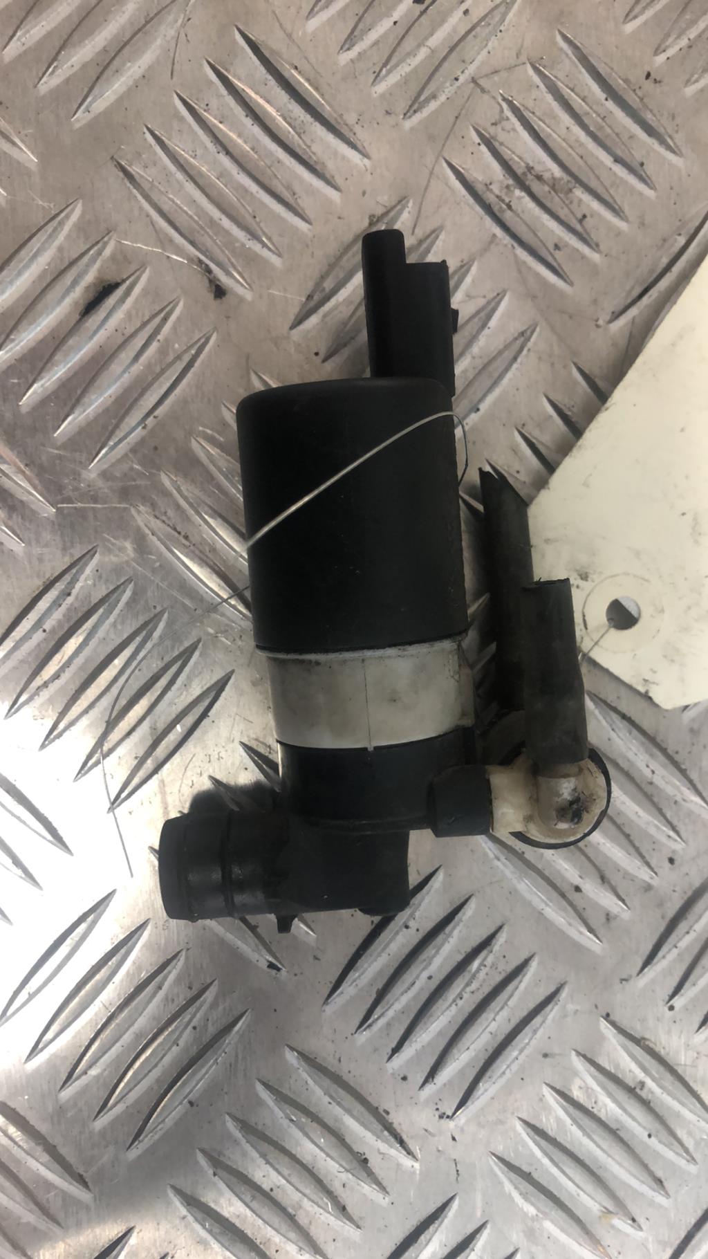 Pompe lave glace avant RENAULT MEGANE 3 PHASE 1 COUPE Diesel - 1